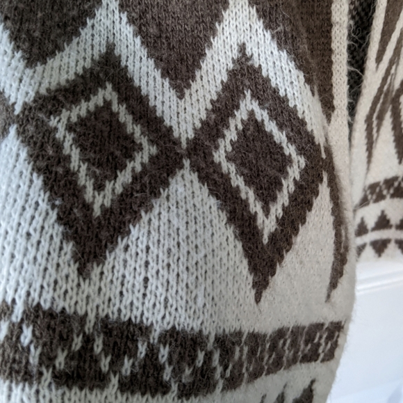{Moda} Tribal Print Hooded Cardigan - Picture 4 of 6